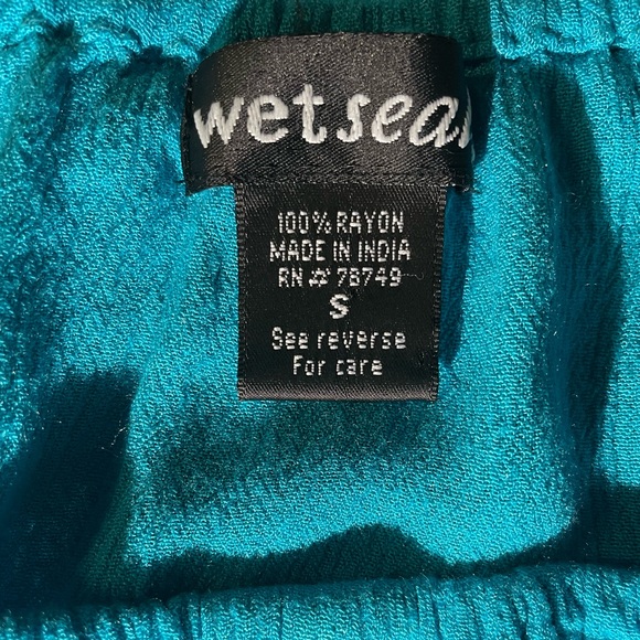 WET SEAL off shoulder crop top $8 PRICE DROP ‼️ - Picture 5 of 9